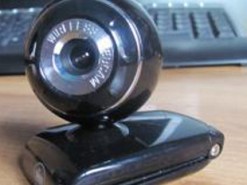 В Британии 16-летний парень обнажился перед камерой, после чего лишился денег