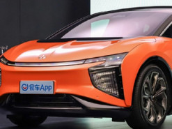 В Китае назвали лучшие авто года: победителем стал странный шестидверный электрокар