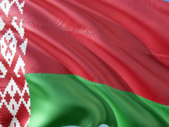 В сети появилось видео, как белорусские силовики заставляют мигрантов перейти на литовскую сторону