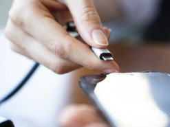 На MWC 2022 покажут самую быструю зарядку для смартфонов