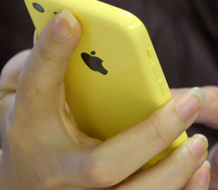 Хакеры взломали iPhone американского журналиста через iMessage