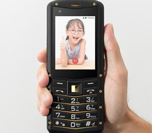 AGM презентовала защищенный кнопочный смартфон