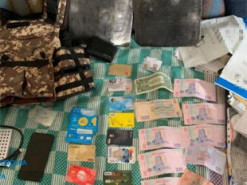 Дніпрянин продавав неіснуючі бронежилети та персональні дані українців