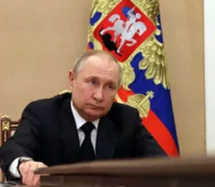 Путін підвищив зарплату собі та кільком чиновникам