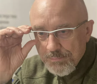 Резніков про російські фейки: «Солдат Іванов, який з «калашникова» знищив 12 HIMARS», – це дурня