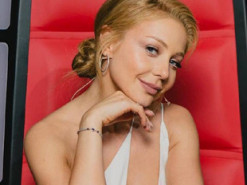 "Схожий на батька": Кароль показала нові фото з красенем-сином