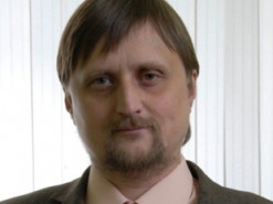 Головного редактора опозиційної газети у рф відправили до СІЗО за «фейки» про армію