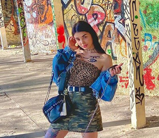 Хайпанула: скандальная блогерка с друзьями устроила погром в отельном номере