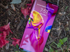 Huawei убрала рекламу с экрана блокировки смартфонов