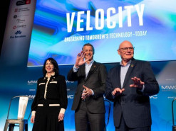 Мобільні гіганти анонсують єдиний інтерфейс, щоб заманити хмарних розробників