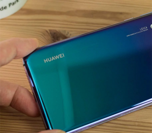 Смартфоны Huawei P20 и P20 Pro получили Android 10