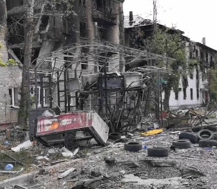 Вижити взимку в розбитих містах Луганщини буде майже нереально - Гайдай