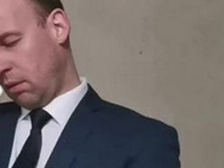 Зірка "95 кварталу" Великий спародіював передачу Абрамовичем листа від Зеленського Путіна