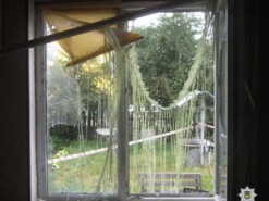 В Киевской области мужчины разбирали гранату и транслировали процесс в интернете — одному из них оторвало руки