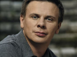 Дмитро Комаров із сарказмом відреагував на заборону їздити до РФ на 50 років: "Ідіоти, немає слів"