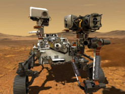 Марсоход Perseverance нашёл на Красной планете зелёный камень с дырками, как в сыре