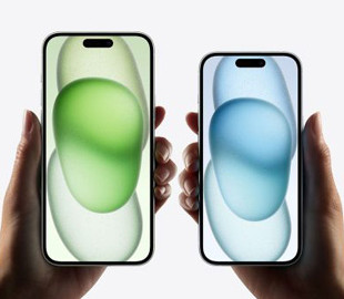 Новий баг iPhone 15 Pro: смартфон заряджає павербанк замість того, щоб заряджатися від нього