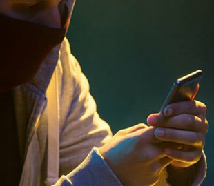 Правоохоронці викрили 22-річного шахрая, який продав неіснуючий телефон