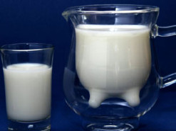 Умная упаковка определит срок годности молока