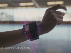 Facebook представила умный наручный браслет, который сможет читать мысли
