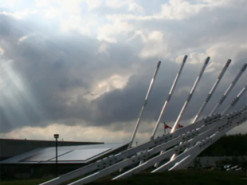 Танцюючі сонячні панелі дивують "магією" двічі на рік: як вони працюють