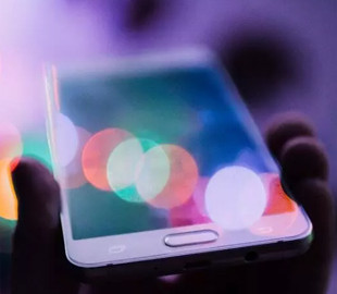 Названі головні недоліки сучасних смартфонів, які багато хто вважає за переваги