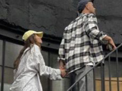 Кацурін показав нове фото з Дорофєєвою та його донечкою