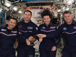 Астронавты SpaceX вернулись на Землю после полугодовой миссии