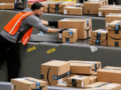 Amazon могут вынудить начать лучше относиться к своим работникам