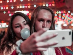 В Instagram разрешат отмечать друзей на видео