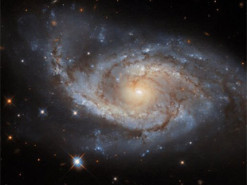 Телескоп Hubble сделал эффектное фото "звездных парусов" в космосе