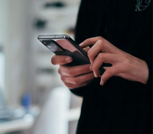 Як зарядити телефон без електрики — п’ять дієвих способів