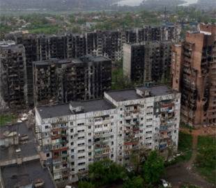 У Маріуполі показали зруйновані будинки біля «Азовсталі» (ФОТО)