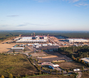 Tesla раскритиковала Германию за чрезмерную бюрократию, которая мешает завершить стройку завода под Берлином