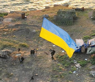 Зеленський: Стяг України повернеться на окуповані території