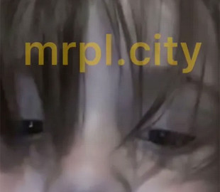 "Подарок сделала, спасибо": ребенок из Чечни записал видео на украденный в Мариуполе телефон