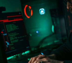 Росія вдосконалює кібератаки на енергосистему України – доповідь