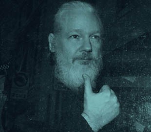 Джулиан Ассанж приговорен к 50 неделям заключения