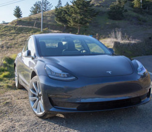 Обновление увеличит мощность электромобилей Tesla и автоматизирует навигацию