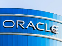 Oracle звільняє тисячі працівників, щоб замінити їх ШІ
