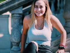 Преподаватель поднял на смех забывчивую студентку и прославился в Интернете