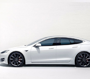 Tesla копіює Apple – користувачі платимуть більше