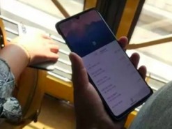 Huawei Mate 20X показали на «живых» фото