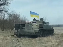 Украинские морпехи показали, как "обкатывают" трофейную технику: будет служить ВСУ