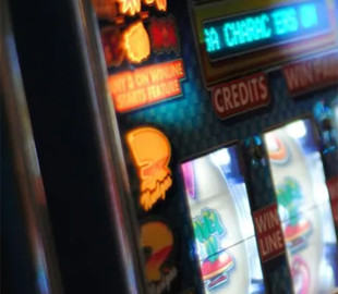 Помилка на мільйони: чиновниця втратила роботу через "збій" у законі про казино