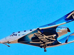 Космолет компании Virgin Galactic впервые преодолел границу космоса