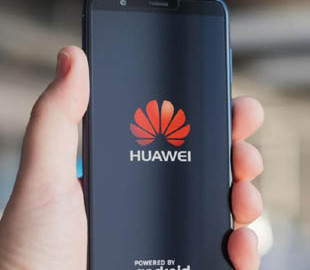 Через 300 лет: Huawei рассказала, когда сможет конкурировать с Android