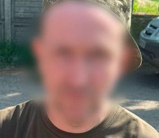 Поліцейські затримали шахрая, який продавав фальшиве золото на OLX