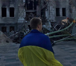 "Це дуже сміливо" – фото юнака з Маріуполя зворушило Зеленського