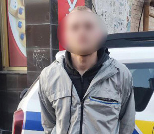 У Рівному молодик викрав у священника телефон і здав у ломбард